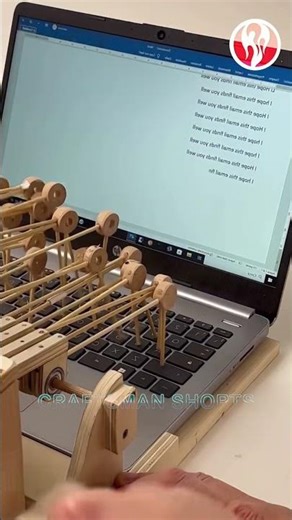 Typewriter | Simulate an old-fashioned typewriter on a computer