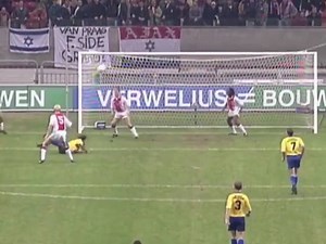 Real life FIFA! | Football legends