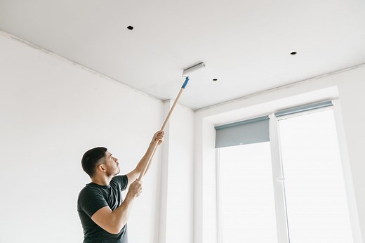 Knock-Down Ceiling Vs. Smooth Ceilings (Pros, Cons & Costs)
