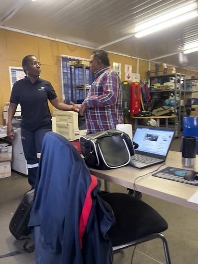 Itchy itchy scratch scratch Prank with Uncle 😅😅🤣🤣🤣🤣eish 😅