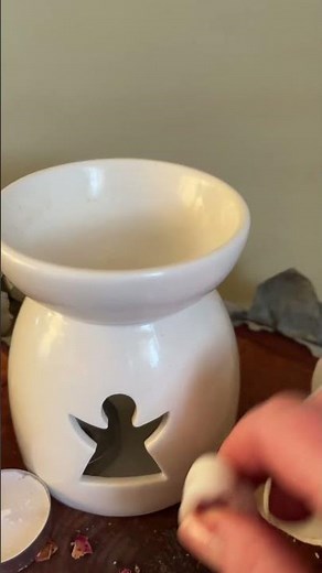 Watch How Easily Our Wax Melts Pop Out | Cleaning Hack - No Mess!