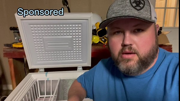 7.0 Cu.Ft Chest Freezer Compact Mini Deep Freezer with Top Open Door 7 Gears Temperature Control with Removable Storage Basket White