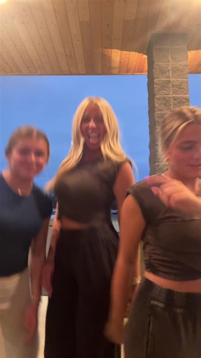 okay floats 😜 | float