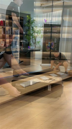 8K resolution   ultra-short focal black technology, Julycode projection makes the picture ”alive“: the color is correct, the outline is clear, and even the dark details can be seen clearly.#projectorscreen #julycodescreen #laserprojectorscreen #lasertvscreen #hometheaterscreen