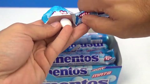 20 Coca-Cola hacks and experiments