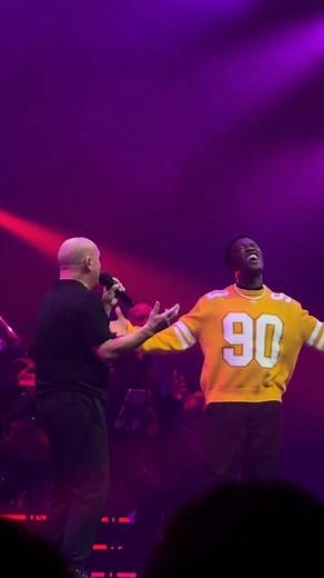 63K views · 1K reactions | Dit weekend trad Paul de Leeuw met zijn muzikale vrienden op in Rotterdam Ahoy. Party was erbij! #paulenvrienden #pauldeleeuw #simonekleinsma #gordon #claude #yvesberendse #ruthjacott | Weekblad Party | Facebook