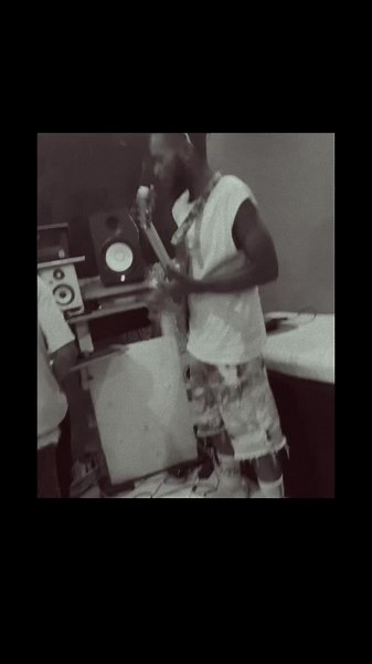 Mastering Guitar Covers: Tips and Tricks for Musicians