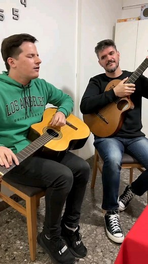 88K views · 1.8K reactions | Lo lindo del camino de la música es poder compartir canciones con amigos en la intimidad del hogar. Él es un enorme y talentoso músico de Charata que recomiendo escuchen su obra. Te abrazo @germankalbermusica #eljazminylosgeranios #nahupennisi #nahuelpennisi #zamba | Nahuel Pennisi | Facebook