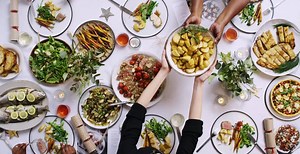 93K views · 300 reactions | Get hungry for the perfect summer Christmas Feast! Curate your box with your chosen starters, mains, sides and dessert and we’ll deliver everything you need to spoil your friends and family on your choice of delivery dates. Take the drama out of Christmas this year and enjoy our easy meal preparation. Order your box today https://bit.ly/2EXV6kO | UCOOK | Facebook