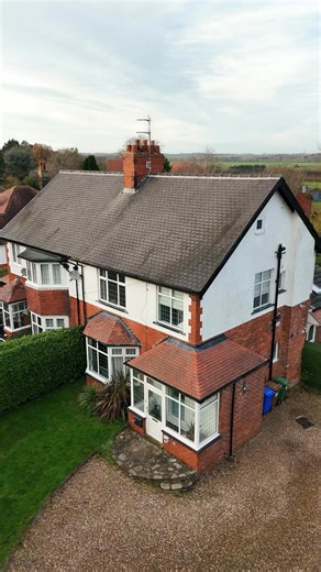 📍 Riplingham Road, Kirk Ella, Hull 🏡 4 Bedrooms | 2 Bathrooms | 2 Receptions 💷 £489,950 Key Features: – Much extended and beautifully enhanced semi-detached family home – Freehold | Council Tax Band E | EPC: D – Substantial 0.25-acre plot – Stunning views over Kirk Ella Golf Course to the front and open farmland to the rear – Two reception rooms and extended fitted kitchen with dining area – Four bedrooms arranged over three floors – Detached garden office ideal for home working – Garage conv