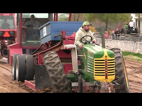 Unleashed Power: Real Classic Horsepower Tractor Pull