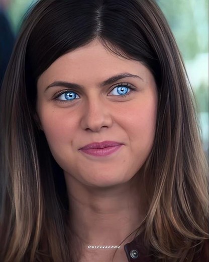 Her gaze is so beautiful|those eyes are unreal 👀#eyes #alexandradaddario #ytshorts