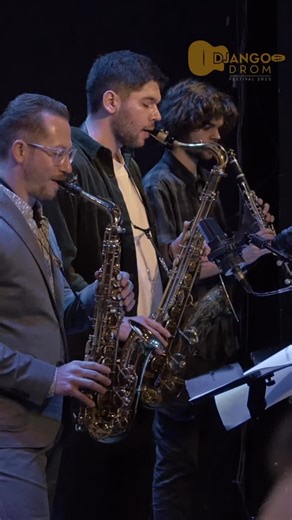 The Django Drom Hot Club big band was the culmination of our first edition. Featuring every single artist from the three days of performances in one big all star marathon we had a total of 21 musicians on stage! Enjoy Melodie au Crepuscule - full version now on our YouTube channel Next festival edition coming up real soon! 23-25 January 2026 Video by @michael_acker_videography Audio mix by @ingo_achilles | Django Drom Festival