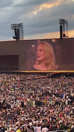 Learn Adele's 'Hello' Chords Easily