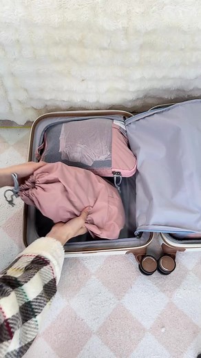Maximize Luggage Space with Compression Packing Cubes