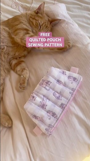 Full tutorial linked 🥰 sew a quilted zipper pouch with me! Free sewing pattern #sewingpatterns