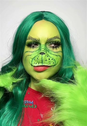 The Grinch makeup tutorial☺️ #thegrinch #makeuptutorial #makeup #transformation #trend