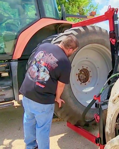 EIP MFG Skid Steer Tire Changer | Fast, Hydraulic Solution for Heavy Equipment & Fleet Tires