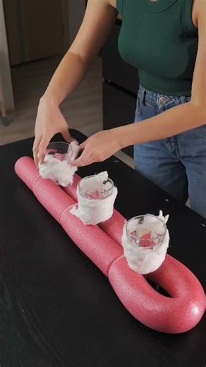 DIY beautiful Christmas table centerpiece 🎄♻️ #upcycleideas #diydecor