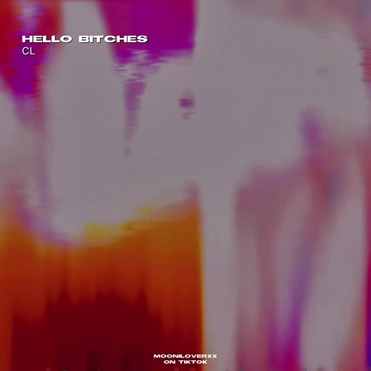 Os vídeos de Mooniloverxx (@mooniloverxx) com Hello Bitches - CL