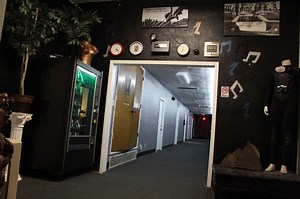 Spacious & Urban Complex w/ Film   Recording   Gym/Game Rooms