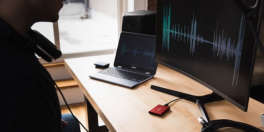 How do refresh rates work for monitors?