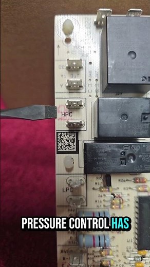 HVAC technician teaches about how a Heat Pump Defrost Control Board works