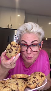 1.8M views · 16K reactions | 5-Minute Chocolate Chip Cookies  (Oven...