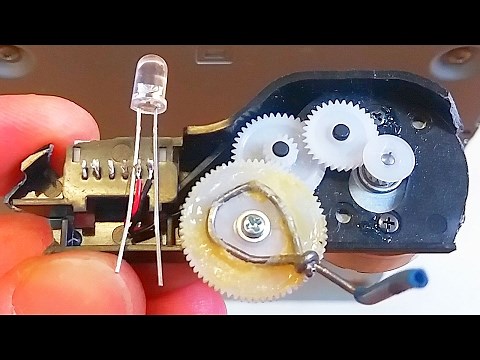 DIY Hand-Powered LED Flashlight (Real Free Energy)