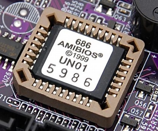 Options BIOS : CSM, Secure Boot, TPM, XMP, AHCI, VT-x / AMD-V