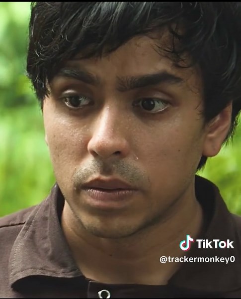 The facehugger isn't scary, what's scary is human nature!!#facehuggers #movies #fouryou #alien