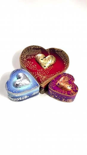 3.1K views · 67 reactions | Here are some Polymer Clay Heart Shaped Boxes from my free Tutorial on YouTube - link in bio ☺️ https://youtu.be/UTzi5my3UlE #polymerclay #fionaabelsmith #polyoriginals #boxtutorial #heartbox #youtube #polymerclayartist #boxmaking #creativeartist #visualasmr #polymerclaytutorial #oddlysatisfying #creating #havingfun #littleboxes | Fiona Abel-Smith/PolyOriginals | Facebook