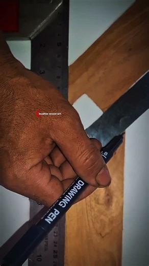 How to Mark a Wood Notch using a Square Ruler #tipsandtricks #shortvideo
