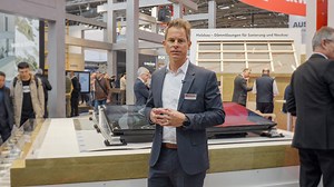 21K views · 67 reactions | André Janert, Leiter Vorverkauf, stellt unsere neue Dämmlösung für Flachdächer vor. Die Solarrock wurde speziell für höhere Belastungen der Dachfläche durch z.B. PV-Module entwickelt. Erfahrt im Video, warum unsere Dämmplatte mit ihrer lastverteilenden Beschichtung die ideale Dämmlösung für Flachdächer mit PV-Anlagen ist. Weitere Informationen zur Solarrock: https://rockwool.link/BAU2023_Solarrock | ROCKWOOL | Facebook