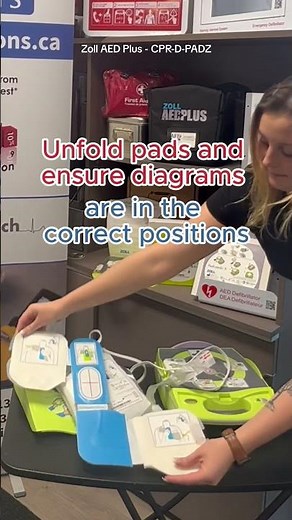 ZOLL AED Plus + CPR-D-PADZ