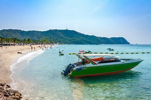 How To Beach A Boat: (Two Must Know Techniques!) - Project Boating