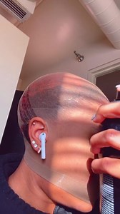 1.6M views · 7K reactions | Watch me install this WIG. What Lace? 13x6 Swiss Lace Wig from xcsunnyhair #13x6lacewigs #13x6wigs #13x6gluelesslacewigs #gluelesslacewigs #installwigs | XCsunnyHair | Facebook