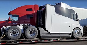 Elon Musk reveals surprisingly small battery pack in Tesla Semi electric truck