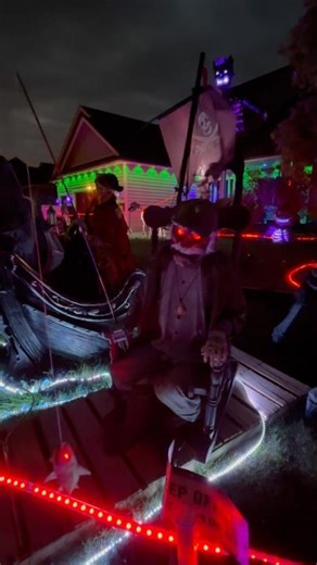 You won’t believe this Jaws animatronic! — you’ll need a bigger boat!