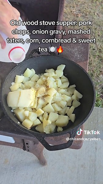 Nothing beats a homemade southern meal cooked on the old wood stove — fried pork chops, mashed potatoes with onion gravy, sweet corn, cornbread, and a glass of sweet tea. This is real comfort food straight from the heart of the South. 🪵🍽️ #SouthernCooking #CountryMeals #WoodStoveCooking #HomeCookedDinner #ComfortFood