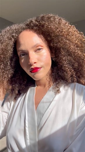 Credo Beauty on Instagram: "A modern take on the iconic red lip. This all-clean tutorial has everything you need to prep, define, and saturate lips in the most festive shade of the season. Tap the link in bio to shop."