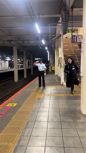 👤I met a conductor whom I respect and admire！🇯🇵🚃💨💨 #京葉線 #車掌 #conductor #keiyoline #jr東日本