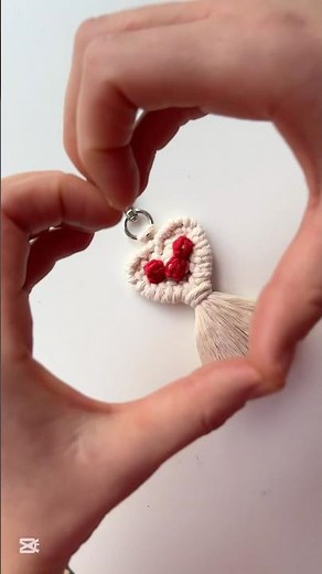 NEW Macrame Heart Keychain Pattern Tutorial ⬆️ #diycrafts #valentinesdaygift #diymacrame
