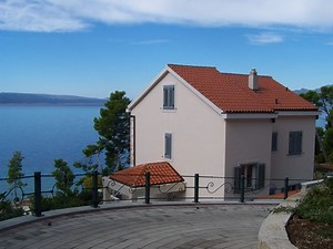 How Do I Look Up Property Value With a Address?