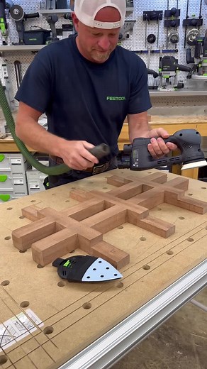 Our ROTEX RO 90 is the ideal sander for getting into these hard-to-reach spots! 🤜🤛 Learn more about the ROTEX range here: https://vist.ly/563k | Festool