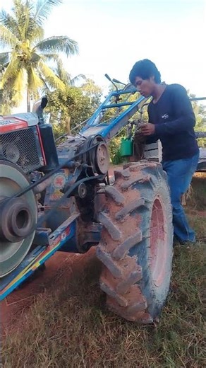 VS4991, Drive KubotaZT140 vs RT140 Walking tractor #shorts