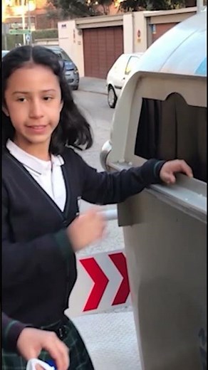 🌍 The 3 Rs: Reduce, Reuse, Recycle! | Learn How to Save the Planet | ‪@HappyLearningENG‬