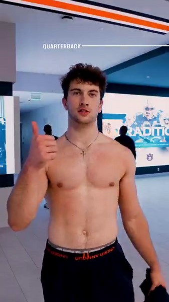 6.5K views · 318 reactions | What are 3️⃣ essentials you cannot leave for spring break without?! Our guys got you covered 藍 | Auburn Football | Facebook