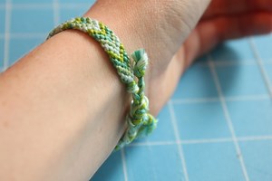 Chevron Friendship Bracelet Tutorial