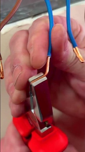 How to wire a Socket Outlet on a Ring Final Circuit.